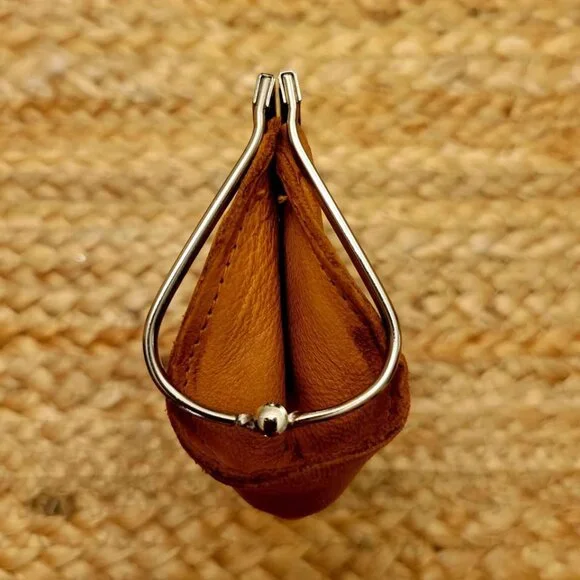 Vintage Hand-Tooled Leather Coin Purse or Wallet From Heidelberg, Germany - Picture 5 of 7